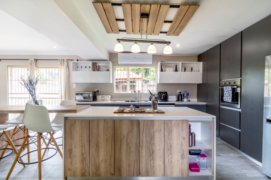 8 Bedroom Property for Sale in Ifafi North West